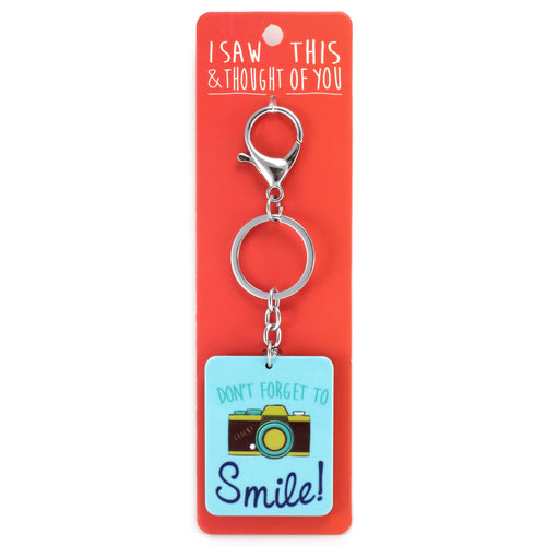 A KEYRING SAYING 'DON’T FORGET TO SMILE'